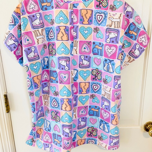 🌸 Vintage 90s nursing healthcare scrub top - Picture 4 of 4